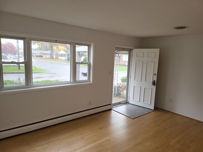 Building Photo - 308 Taney Dr