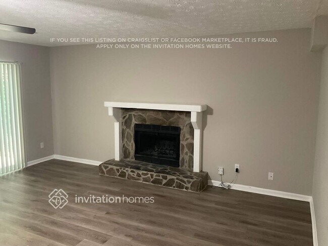 Foto del edificio - 2413 Leslie Brook Dr