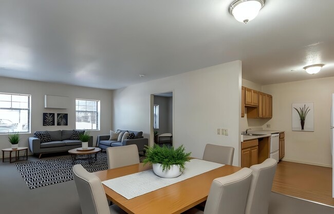 Floorplan - Renaissance Plaza