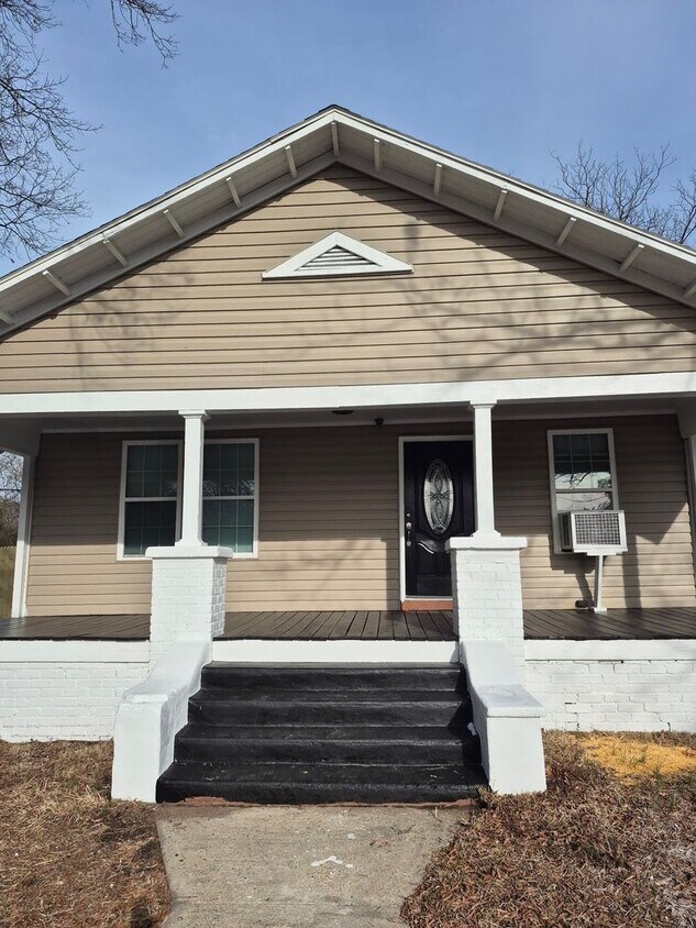 Primary Photo - 302 Coleman St