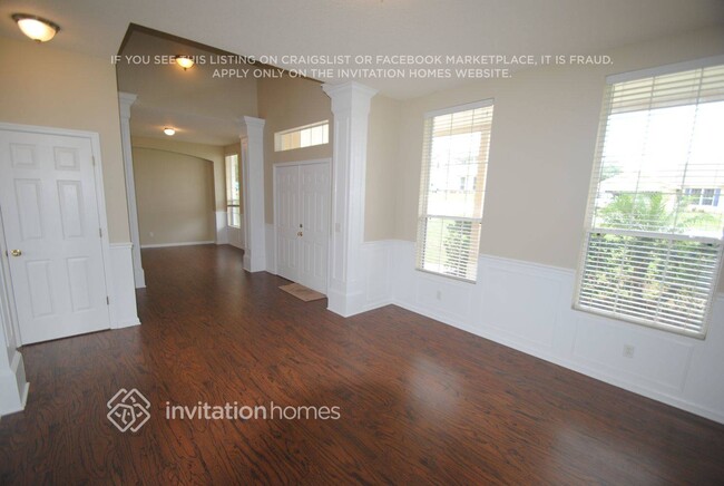 Building Photo - 13543 Via Roma Cir