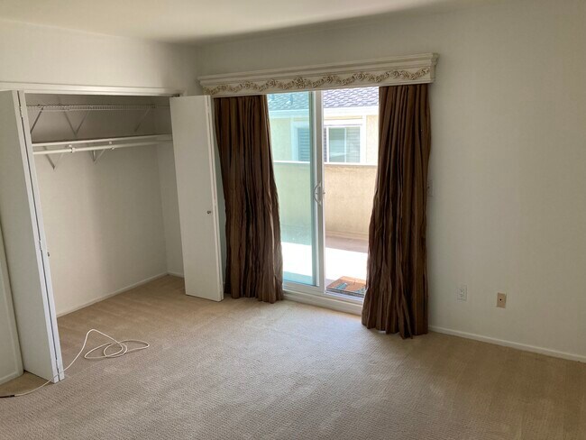 Foto del edificio - 2102 Pullman Ln