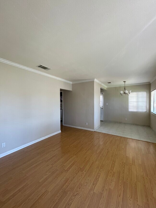 Building Photo - 1583 Van Tress Ave