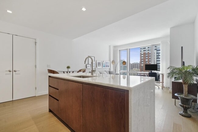 Foto del edificio - 75 Park Ln S