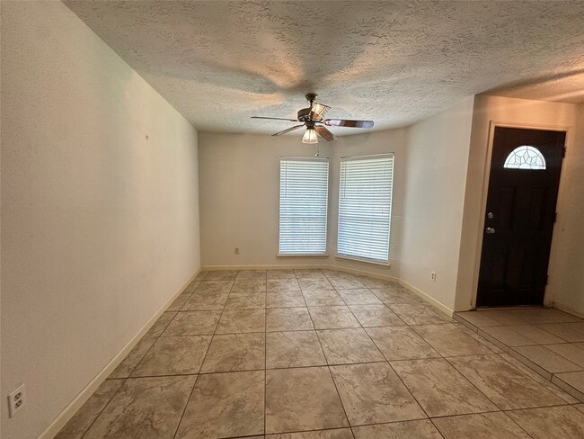 Building Photo - 3306 Kempwood Dr