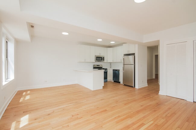 Building Photo - 3735 N Kimball Ave