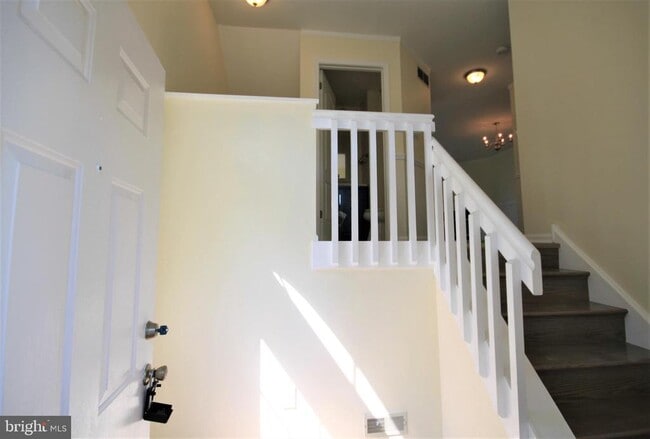Building Photo - 4000 Quaker Ct