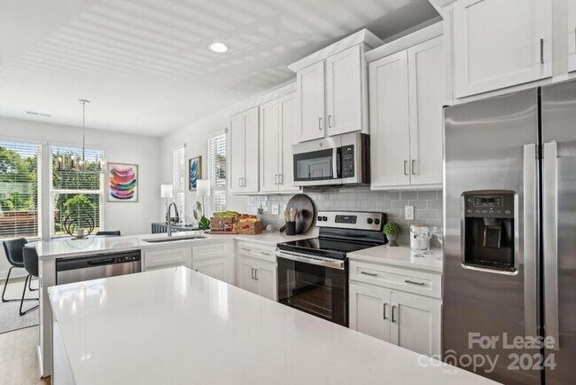 Foto del edificio - 204 MONARCH Crk Ln