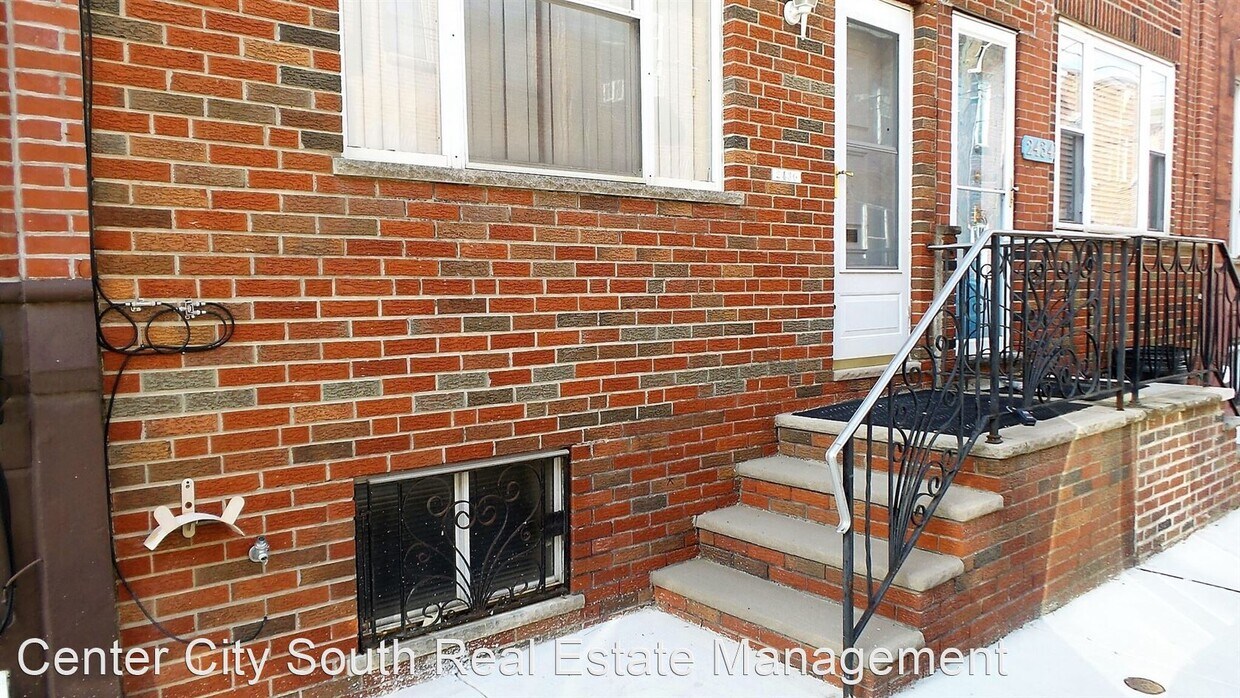 Foto principal - 2 br, 1.5 bath House - 2436 S. MOLE ST