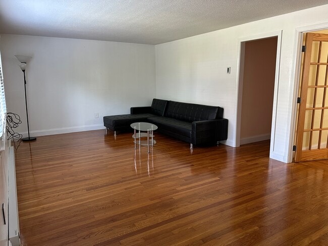 Building Photo - 6 Gloucester St