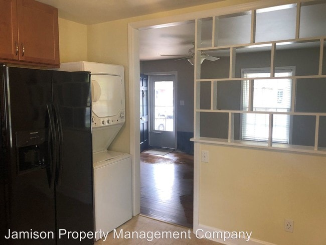 Building Photo - 2 br, 1 bath House - 3756 Dresden Dr E