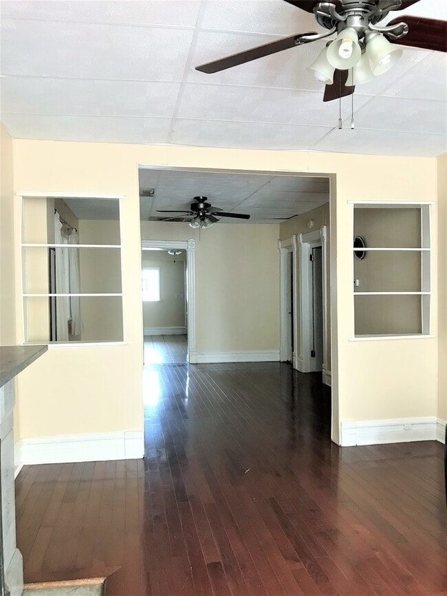Building Photo - 1012 S Oakley Blvd