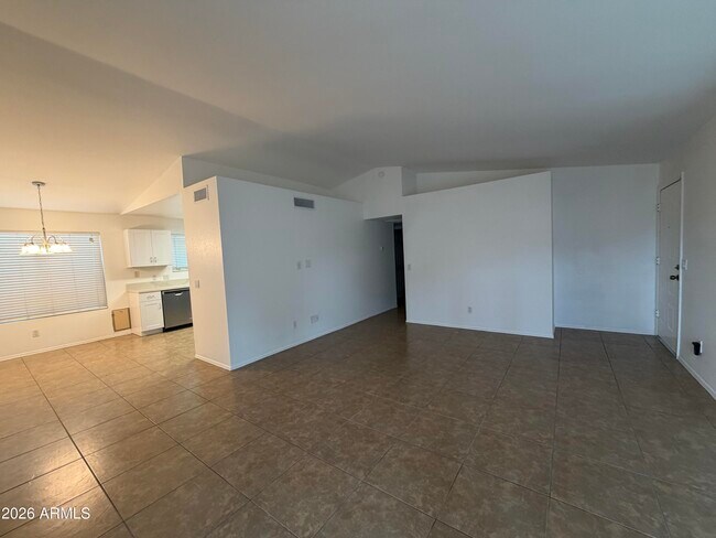 Foto del edificio - 909 E Escuda Dr