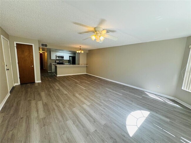 Building Photo - 5012 Laguna Bay Cir