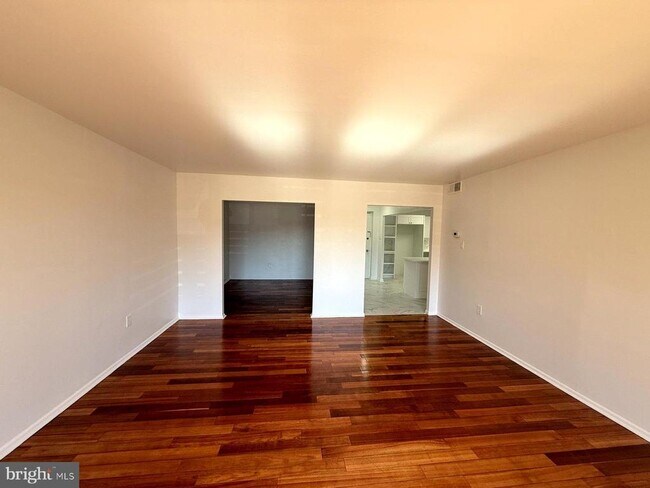 Foto del edificio - 606 Cooper Landing Rd