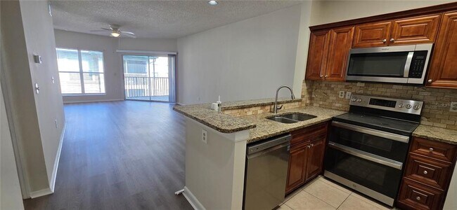 Foto del edificio - 4115 Chatham Oak Ct
