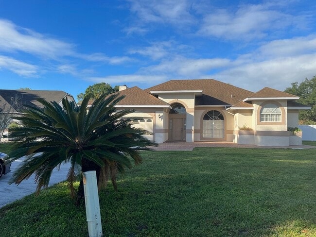 Foto del edificio - 664 Wyckliffe Pl