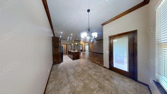 Foto del edificio - 3/2 plus office in gated SW neighborhood