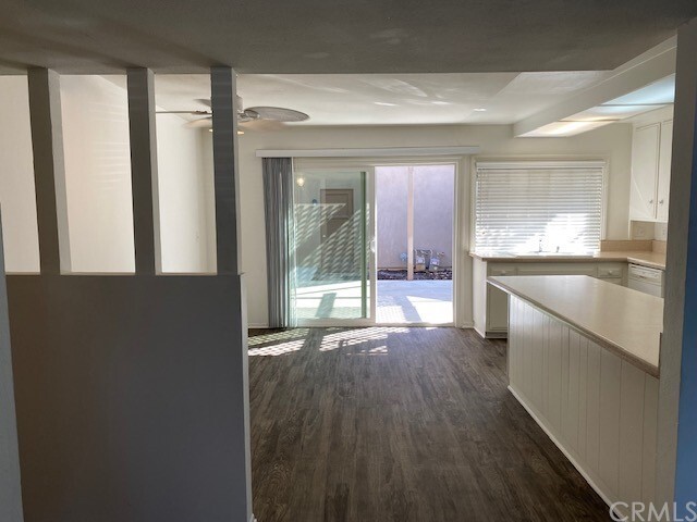 Foto del edificio - 341 Woodland Pl