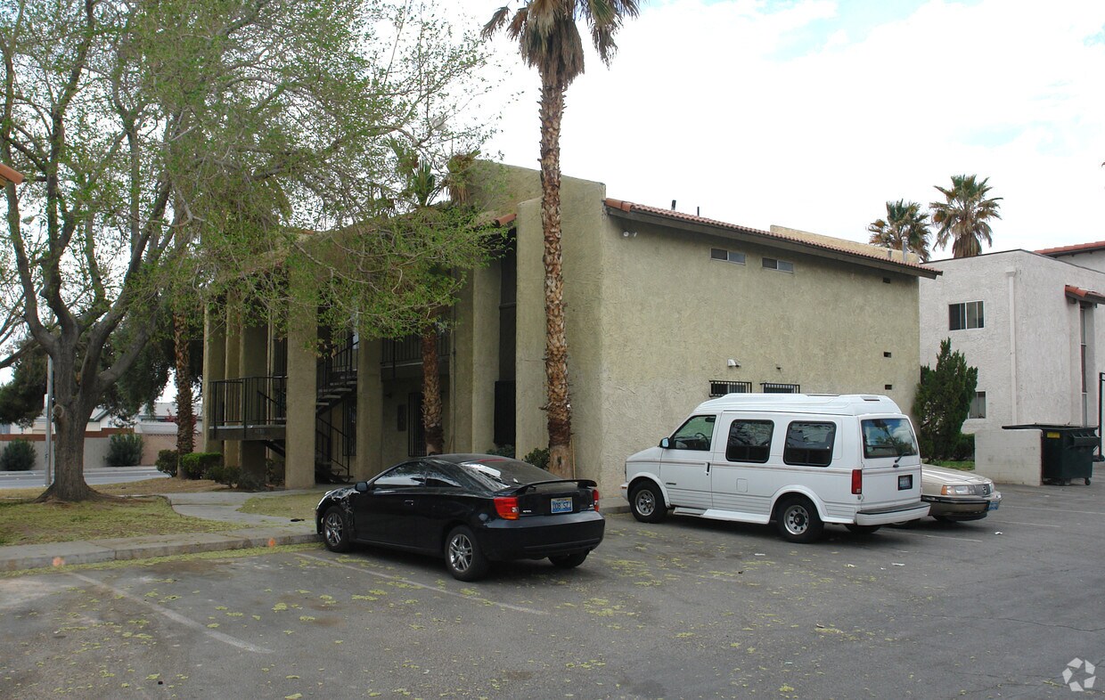 4636 W Twain Ave, Las Vegas, NV 89103 Apartments in Las Vegas, NV