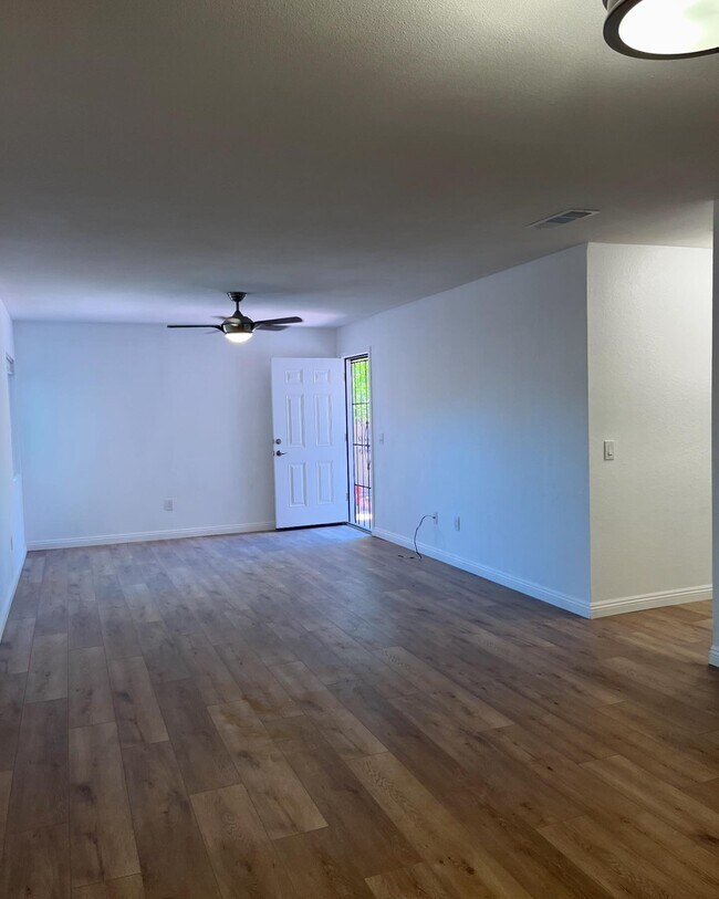 Building Photo - 4433 Logan Ave