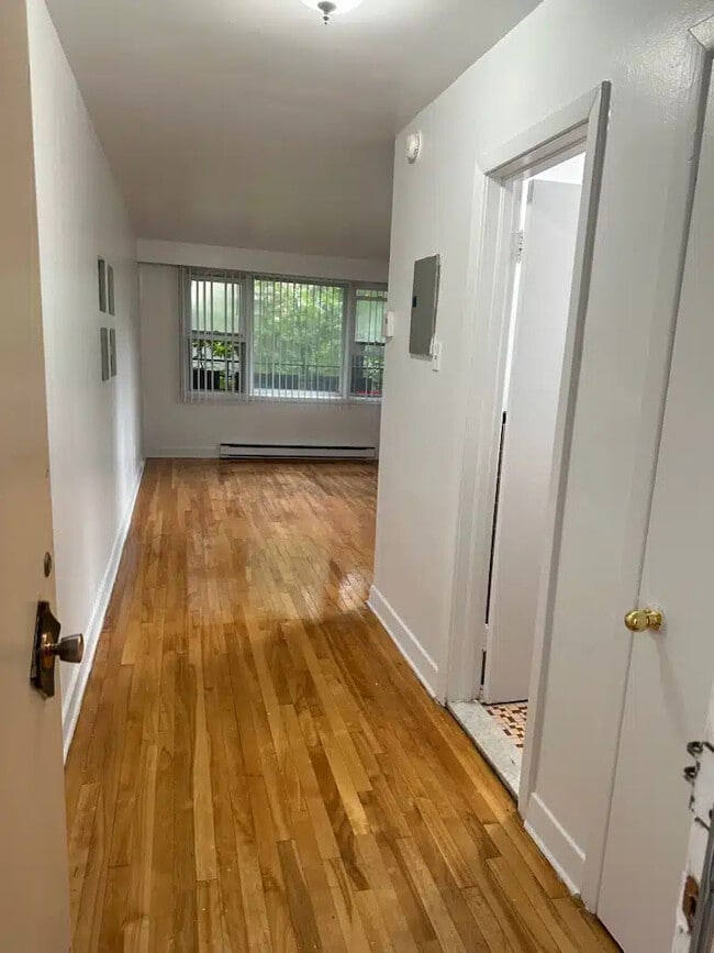 Photo du bâtiment - 4343 Av Jeanne-D'arc