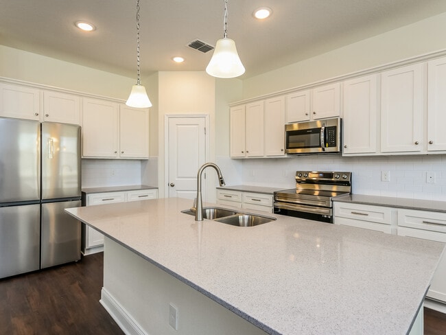 Building Photo - 6181 Little Blf Cir