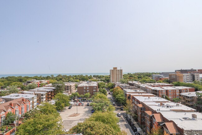 Building Photo - 910 Lawrence