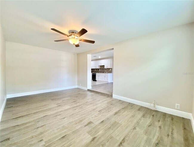 Building Photo - 4714 W Bay Ave