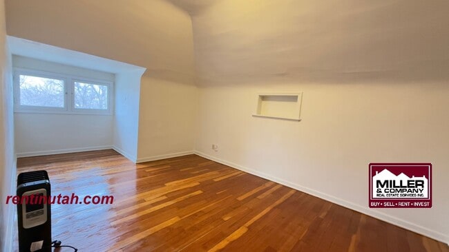 Building Photo - 815 E 100 S