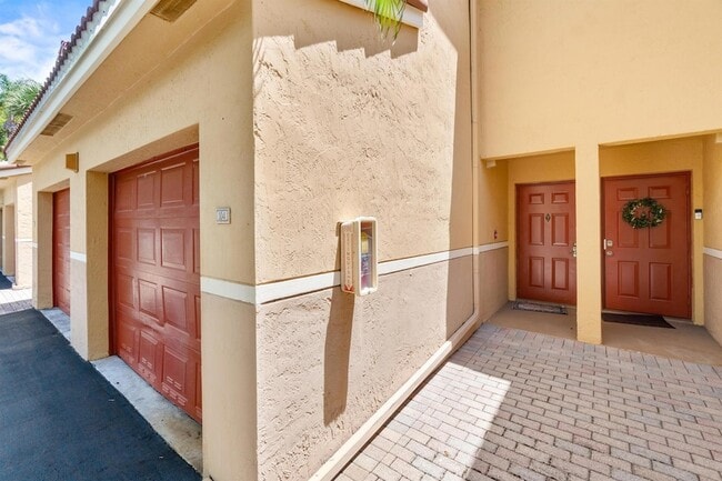 Building Photo - 600 Scotia Dr