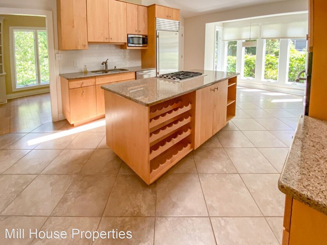 Primary Photo - 3 br, 2 bath House - 284 Claymoor