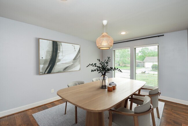 Foto del edificio - 5815 Dryad Dr