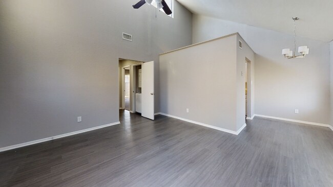 Foto del edificio - 3000 Webb Ave