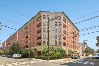 Building Photo - 1001 Clinton St