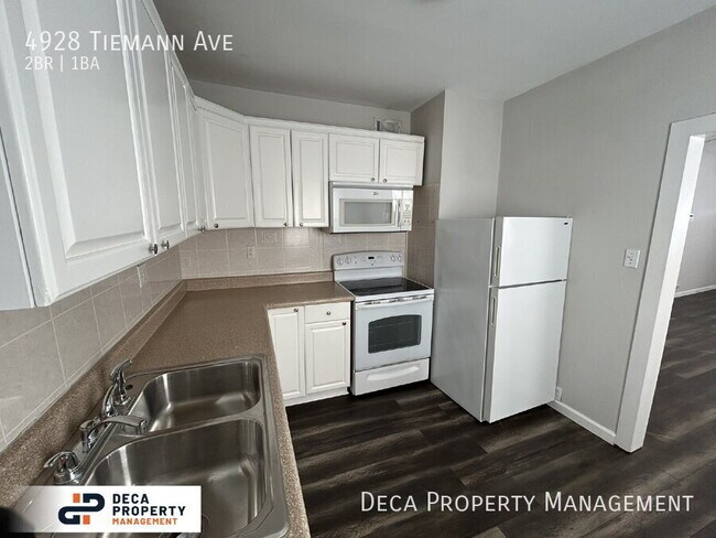 Building Photo - 4928 Tiemann Ave