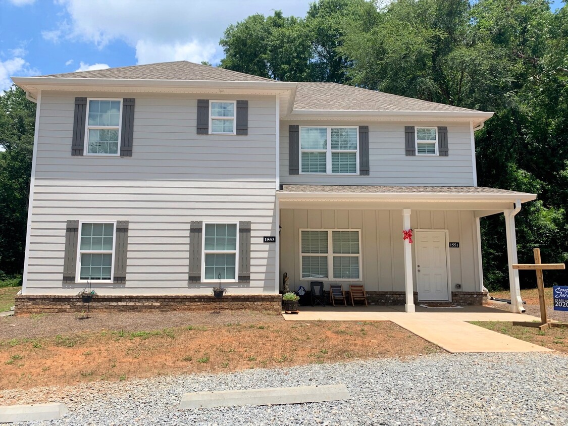 Primary Photo - 1551 Bostwick Rd