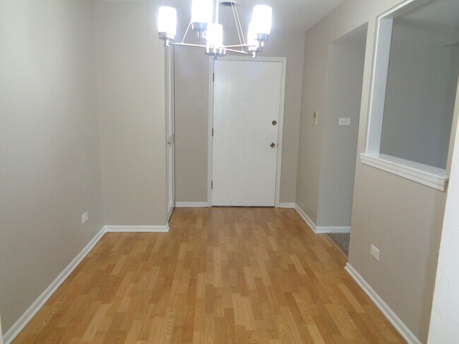 Foto del edificio - 5721 W 103rd St