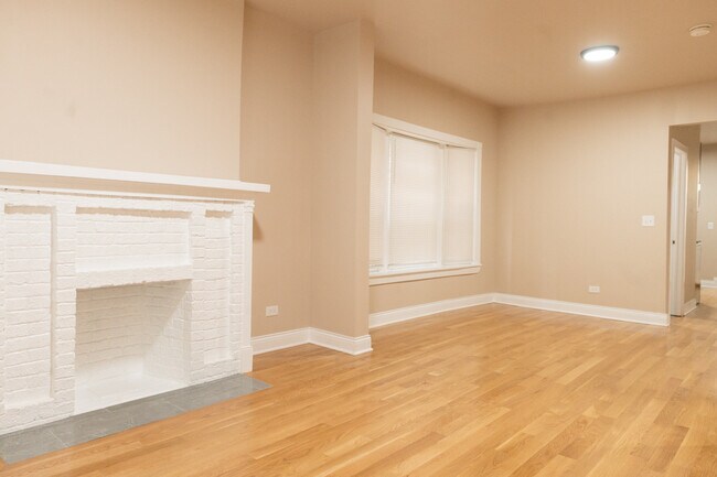 Foto del edificio - 6413 S Artesian Ave