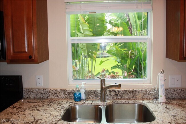 Foto del edificio - 6140 Standing Oaks Ln