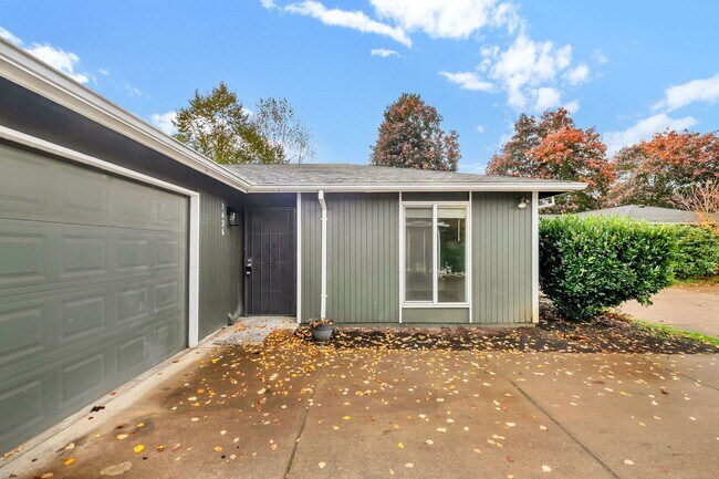 Foto del edificio - 1628-1628 Madras St SE