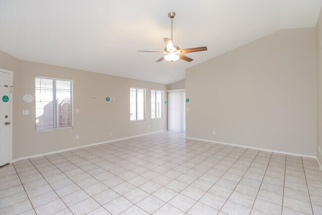 Foto del edificio - 6329 W Puget Ave