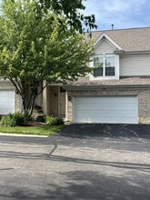 Building Photo - 1058 E Danbury Dr