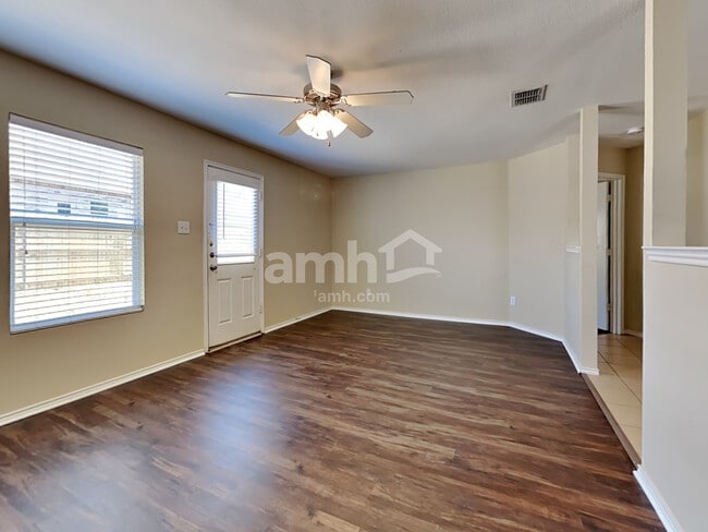 Foto del edificio - 1913 J Cheshier Rd