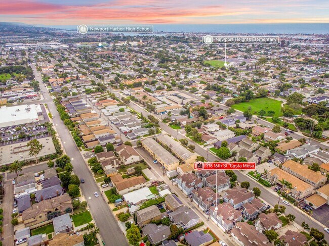 Building Photo - Costa Mesa Newport Heights Stunner!