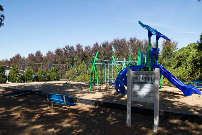 Building Photo - Oakwood Forest