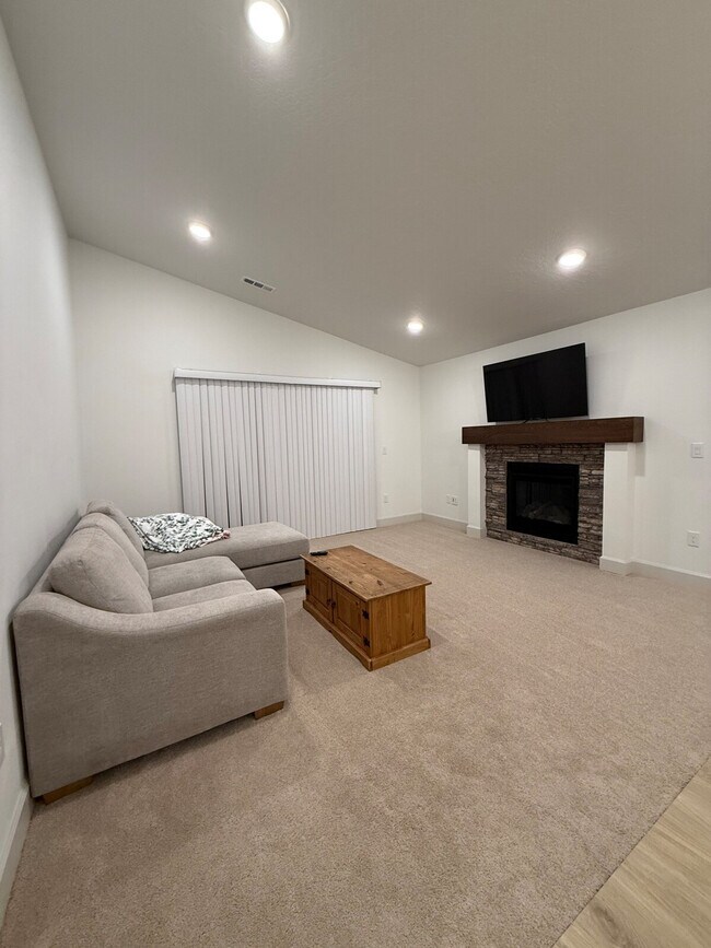 Foto del edificio - 385 Taft St