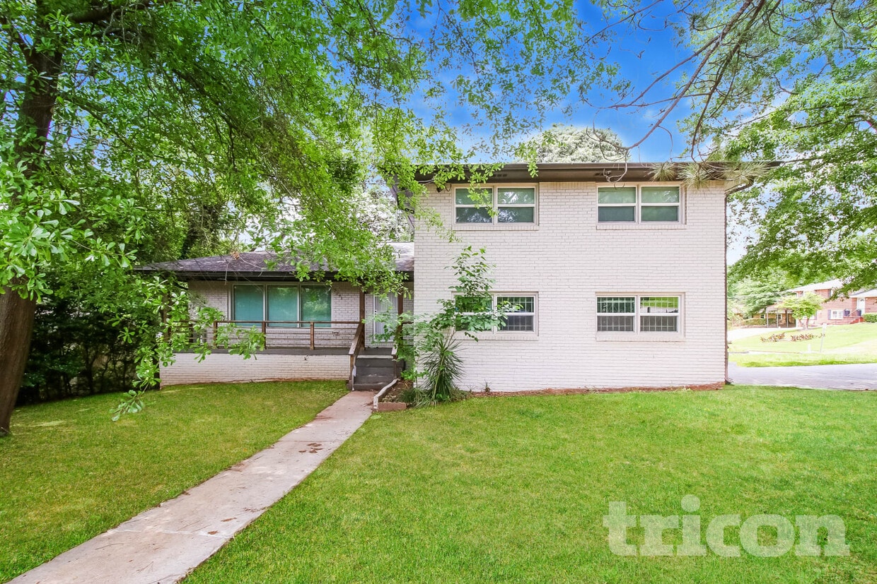 Foto principal - 2241 Wallingford Dr