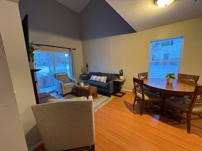 Foto del edificio - 1267 Derby Ln