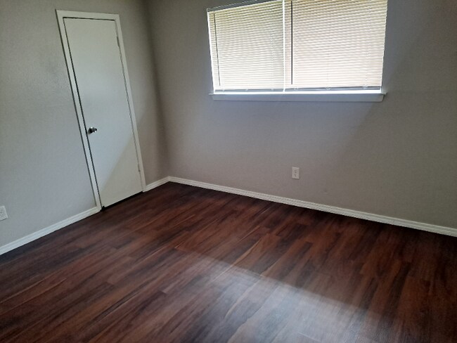 Foto del edificio - 4613 Cavalcade St